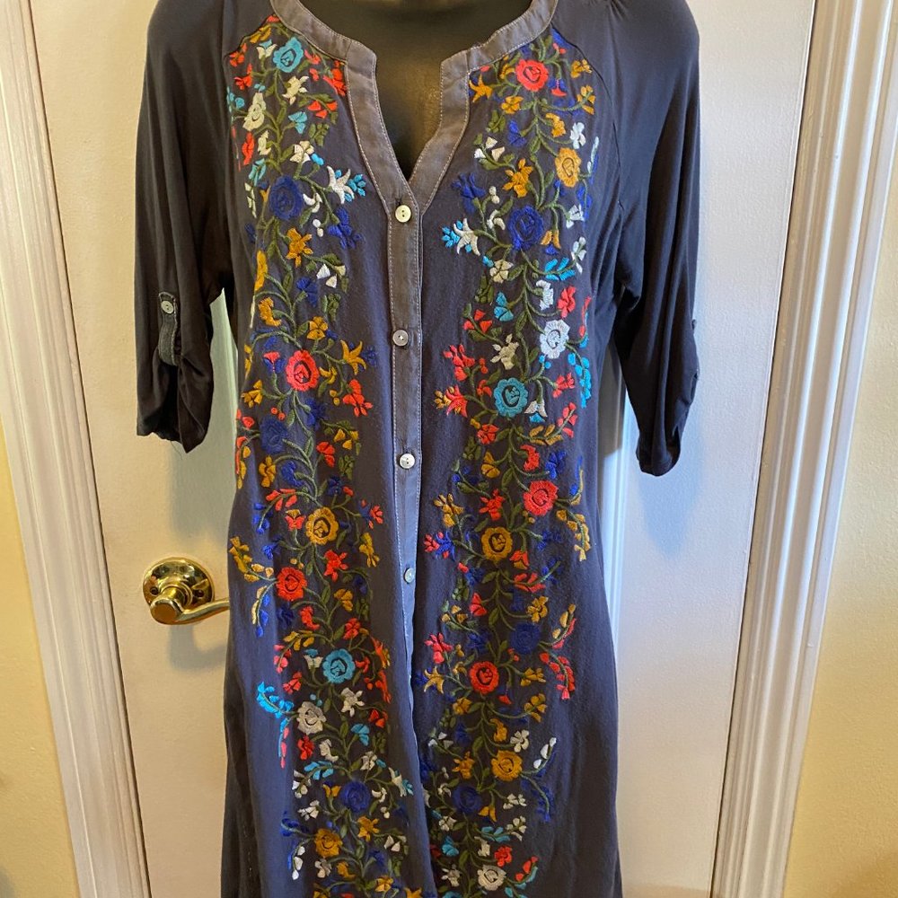 Tiny Petites Brand -  Cute Grey Short Dress with V neck with buttons
